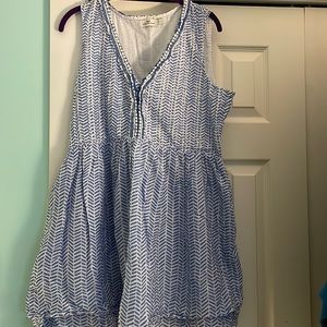 Large like new Vineyard Vines Chevron Fringe Pintuck Dress